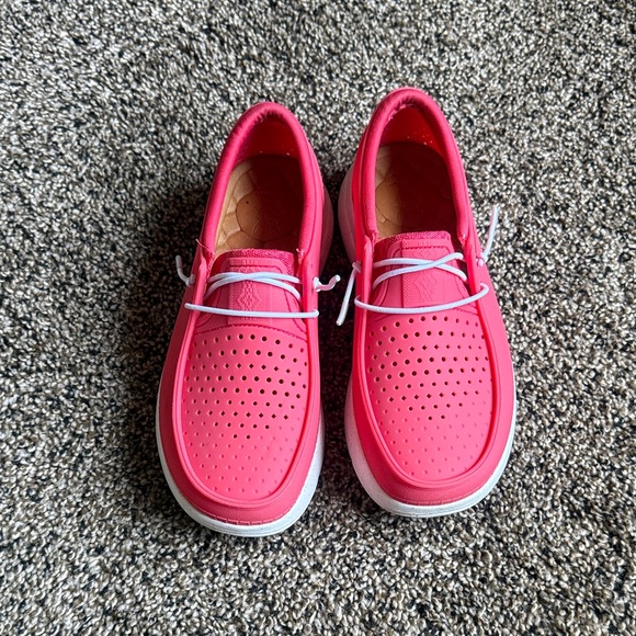 Reef women’s shoes - Picture 2 of 4